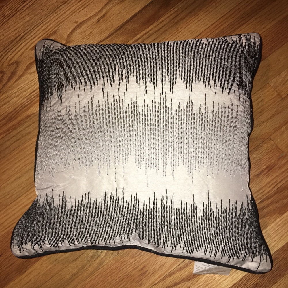 Decorative pillows - Picture 4 of 6